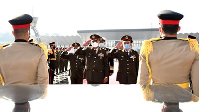 نيابة عن السيسي.. وزير الدفاع يضع إكليل من الزهور على النصب التذكاري لشهداء القوات المسلحة