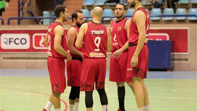 الأهلي يخسر أمام سموحة في دوري السلة 