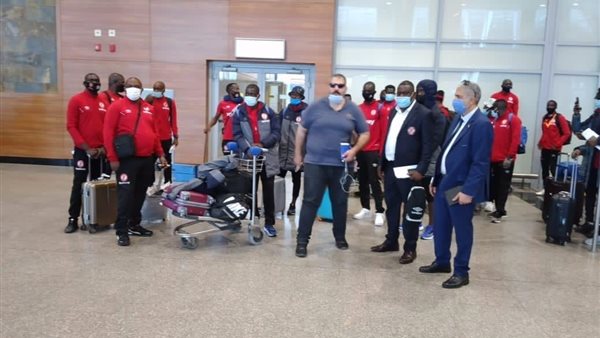 فريق نكانا بمطار