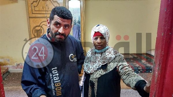 السيدة مع ابنها