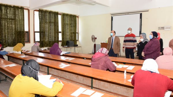 جانب من الامتحانات