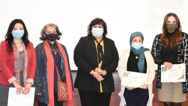 وزيرة الثقافة