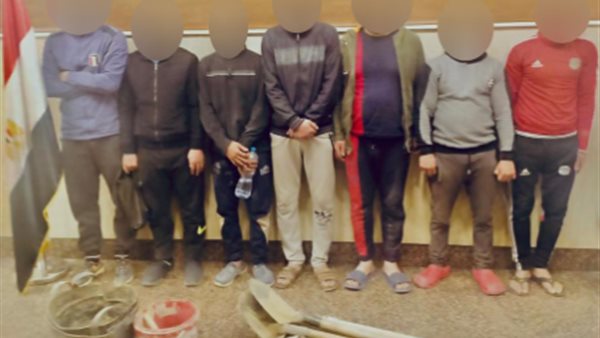 المتهمون والأدوات