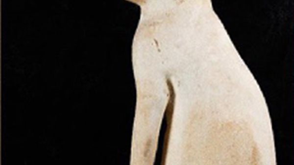 تمثال للإلهة المصرية