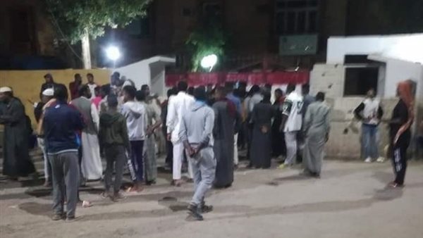 تجمهر الأهالي