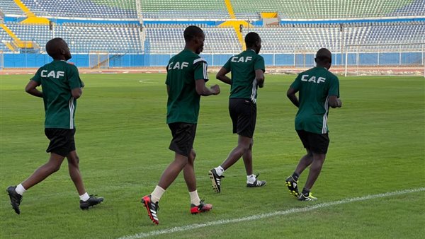 طاقم حكام مباراة