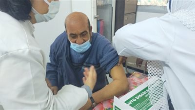 مُتلقي لقاح كورونا بالفيوم: 