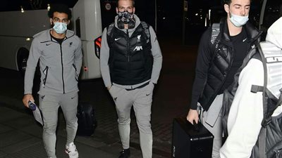 محمد صلاح يصل مع ليفربول إلى بودابست لمواجهة لايبزيج في دوري أبطال أوروبا 