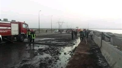 السيطرة على حريق خط الغاز بإدكو واستمرار توقف الطريق الدولي (صور)
