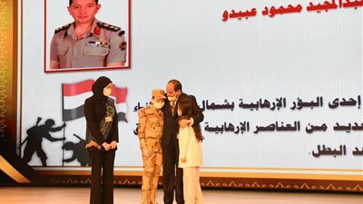 السيسي: شرفت بتكريم أسر شهداء ومصابي الجيش.. وما قدموه سيظل محفورًا في ذاكرة مصر وشعبها