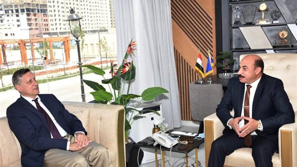 محافظ أسوان والسفير