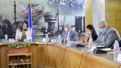 محافظ دمياط تستعرض موقف المخططات الاستراتيجية للمدن والأحوزة العمرانية مع الهيئة البرلمانية