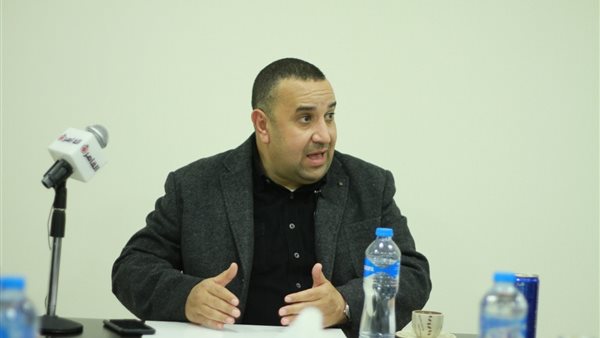 الكاتب وائل لطفي