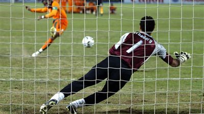 الحضري يهنئ الإيفواري دروجبا بعيد ميلاده الـ43 (صورة)