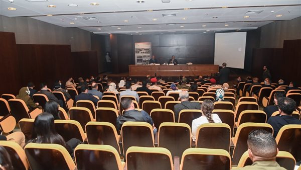 وزير السياحة والآثار