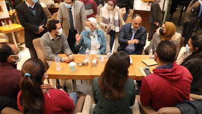 وزيرة البيئة تبحث مع أصحاب المطاعم والكافيهات استعدادهم لتبني بدائل البلاستيك