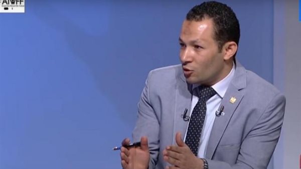 الكاتب الصحفي فتحي