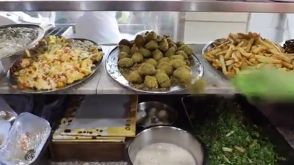 مطعم الفول والفلافل