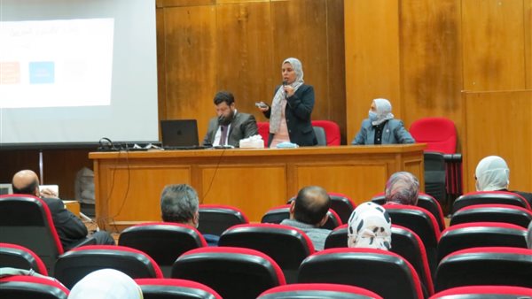 جانب من الندوة