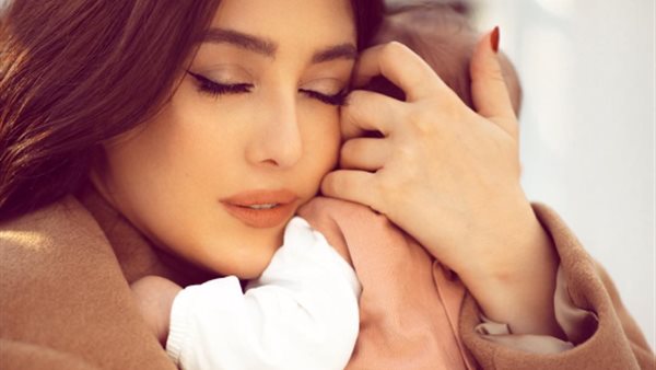 كندة علوش وابنتها