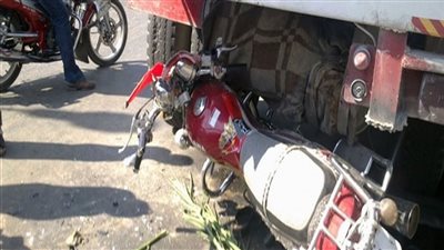 إصابة عاملين في تصادم توك توك وتروسيكل بسوهاج