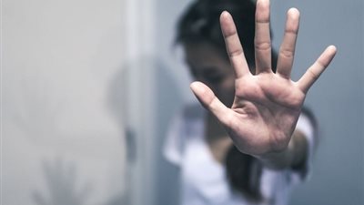 مصدر يكشف تفاصيل تحرش محامٍ بطفلة في العمرانية