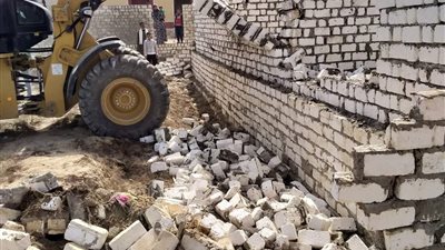 إزالة 9 حالات تعدًّ على أراض زراعية و أملاك دولة في الفيوم وإحالة المخالفين للنيابة العسكرية (صور)