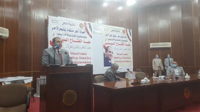 وزير القوى العاملة يسلم وثائق التأمين التكافلي لصيادي البحر الأحمر (صور)