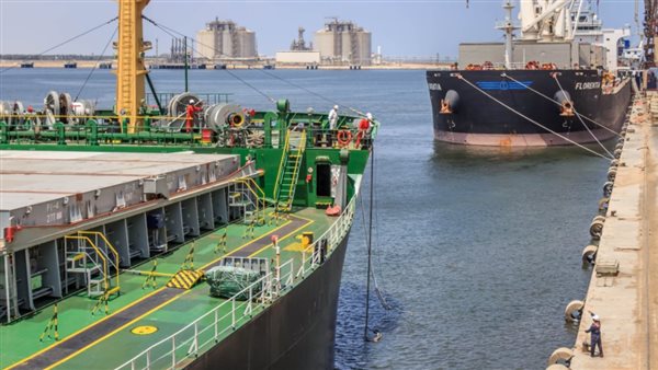 ميناء دمياط