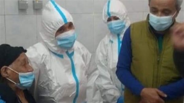 مسنة في قنا تتغلب