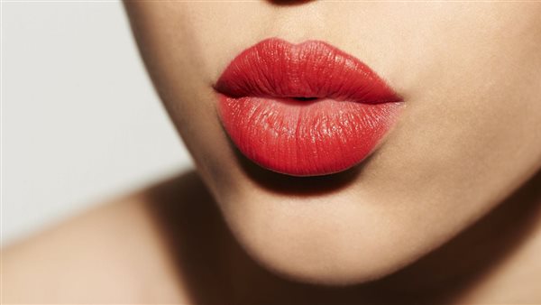 إبراز الشفاه