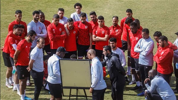 موسيماني يحاضر لاعبي