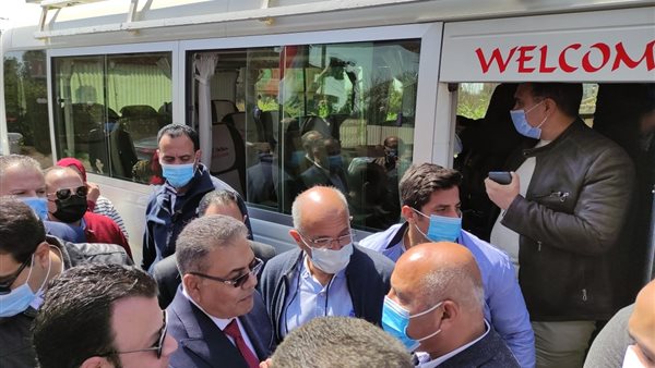 وصول الفريق كامل