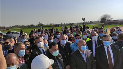 وزير النقل: خط سكة حديد كفر داود السادات سيخدم العاملين في المصانع