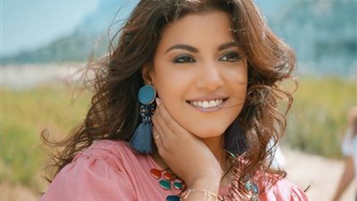 ياسمين علي بعد تعرضها لـ حادث سير وحريق بمنزلها: ما تبصوش لحياة حد من برة