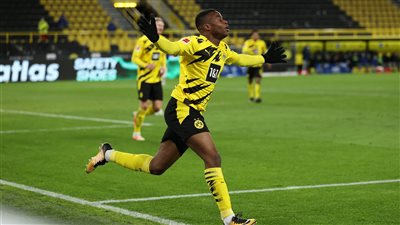بوروسيا دورتموند يفوز على هيرتا برلين بثنائية في الدوري الألماني