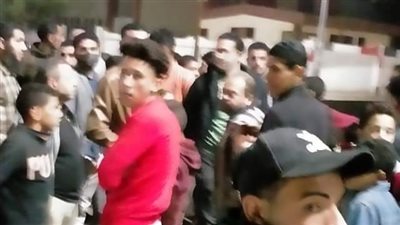 أهالى البصارطة بدمياط ينظمون وقفة احتجاجية على انتشار تجارة المخدرات في القرية