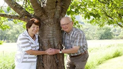 حقيقة أم أكذوبة؟.. النساء تعيش مدة أطول من الرجال