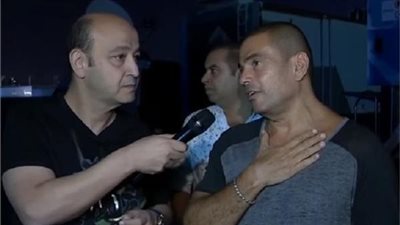 عمرو أديب بعد سقوط الهضبة على المسرح: 