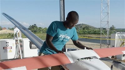 دول إفريقية جديدة تبدأ استخدام طائرات Zipline المسيرة لنقل لقاح كورونا