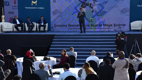 وزير الشباب والرياضة