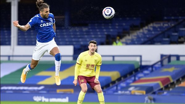 مهاجم فريق إيفرتون،