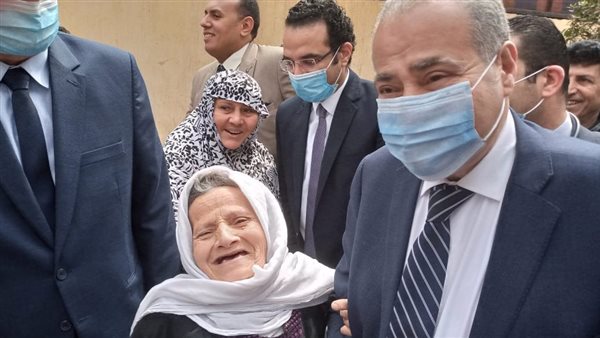 وزير التموين علي