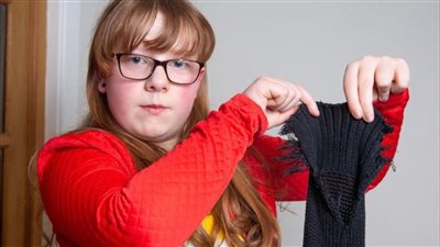 حالة نادرة.. طفلة تأكل الأقمشة والمناديل والمطاط