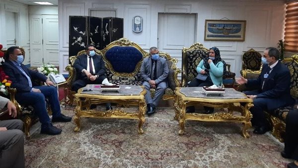 محافظ البحيرة