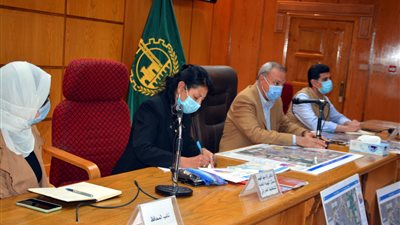 محافظ القليوبية يبحث تطوير منطقة العكرشة بالخانكة لإتاحة فرص عمل  للشباب