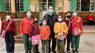 مدارس بورسعيد تستقبل طلابًا قليلين.. والأهالي: 