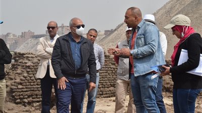 رئيس قطاع الآثار الإسلامية يتابع مدرسة حفائر الفسطاط الأثرية (صور)