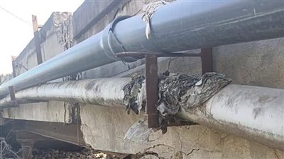 سكان أبيس الرابعة يشكون تهالك كوبري طريق 