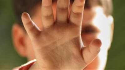 قانوني يوضح عقوبة الفعل الفاضح في قطار أسوان: تصل إلى 15 سنة سجنًا